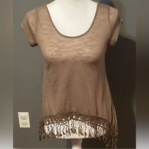 Roommates Tan Short Sleeve Top with Lace Hem